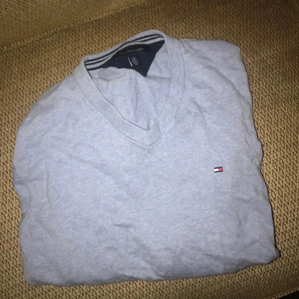 🔴Tommy Hilfiger Sweater 🌟